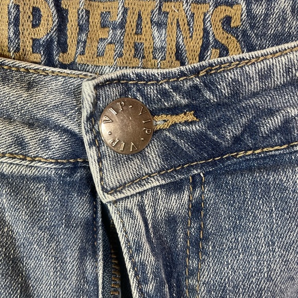 VIP Jeans, Size 13/14, Juniors Distressed Blue Light Wash Jeans 33" Waist - Picture 3 of 7